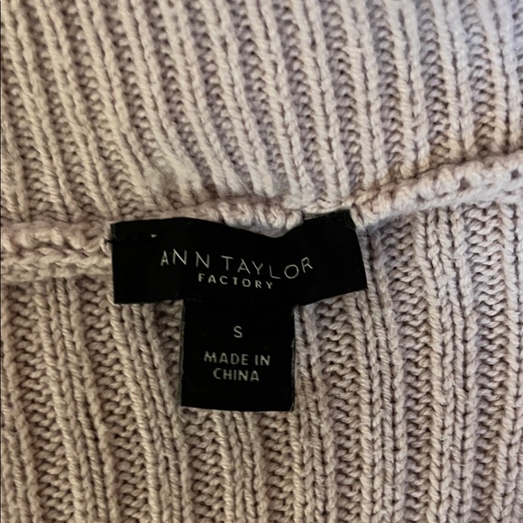 Ann Taylor Factory Women's purple Ribbed half zip Sweater women’s size S - Picture 3 of 3
